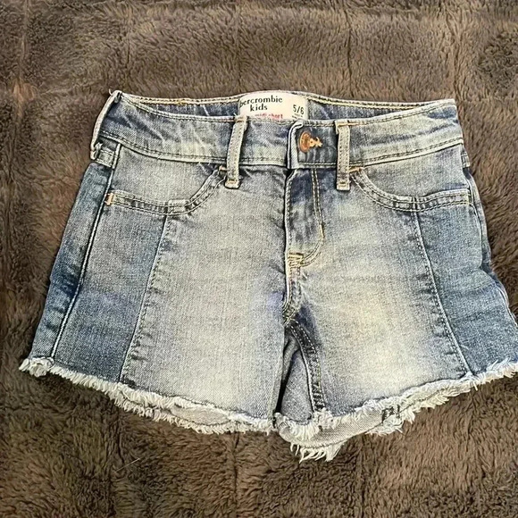 ❤️ Kids Abercrombie shorts - Picture 1 of 4